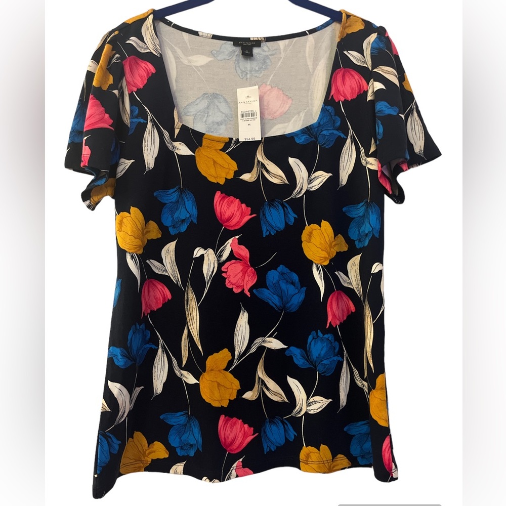 Ann Taylor NWT women’s blouse size M.